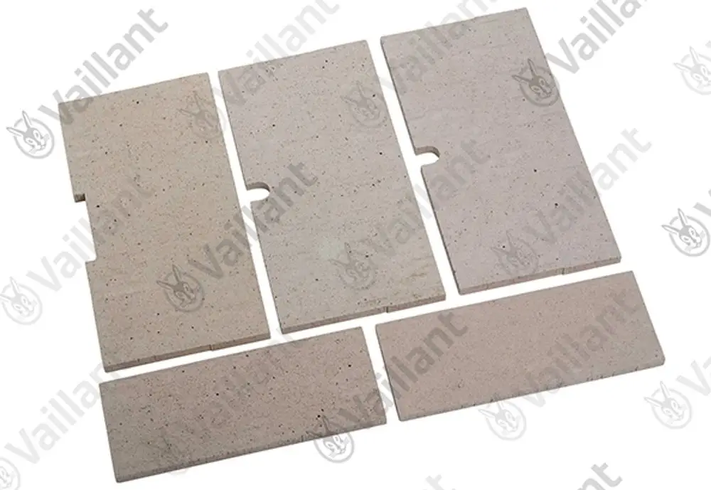 Vailant Isoliermatten in verschiedenen Formaten, beige, in einem Set angeordnet. Geeignet für Kaminanwendungen zur Wärmedämmung.